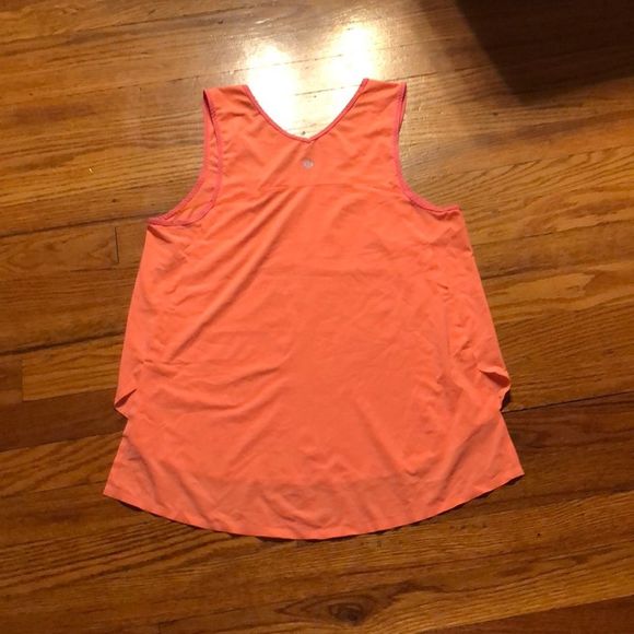 Very Cute Lululemon Tank Top - Picture 2 of 3